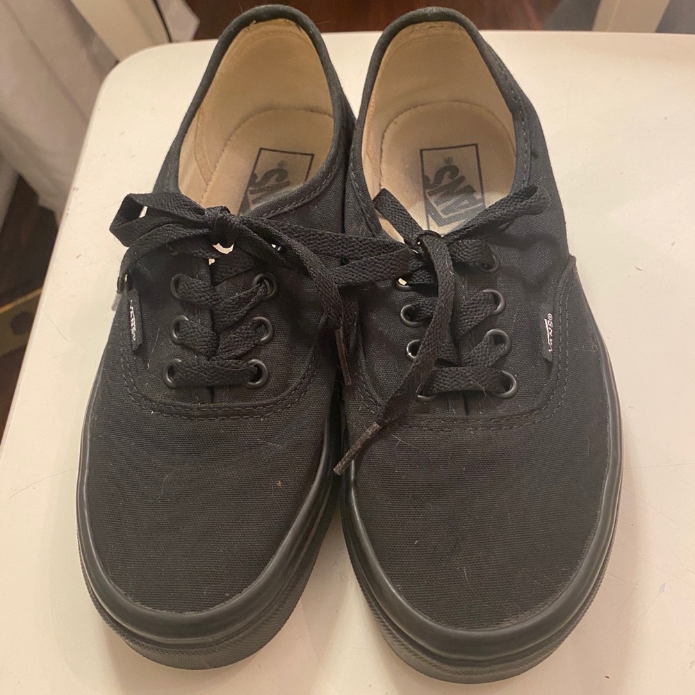 VANS authentic black low top canvas sneakers